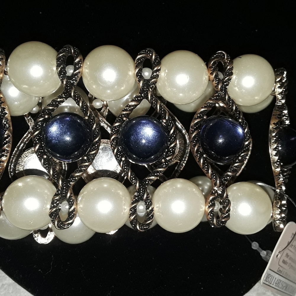 Fabulous white purple pearl Bracelet